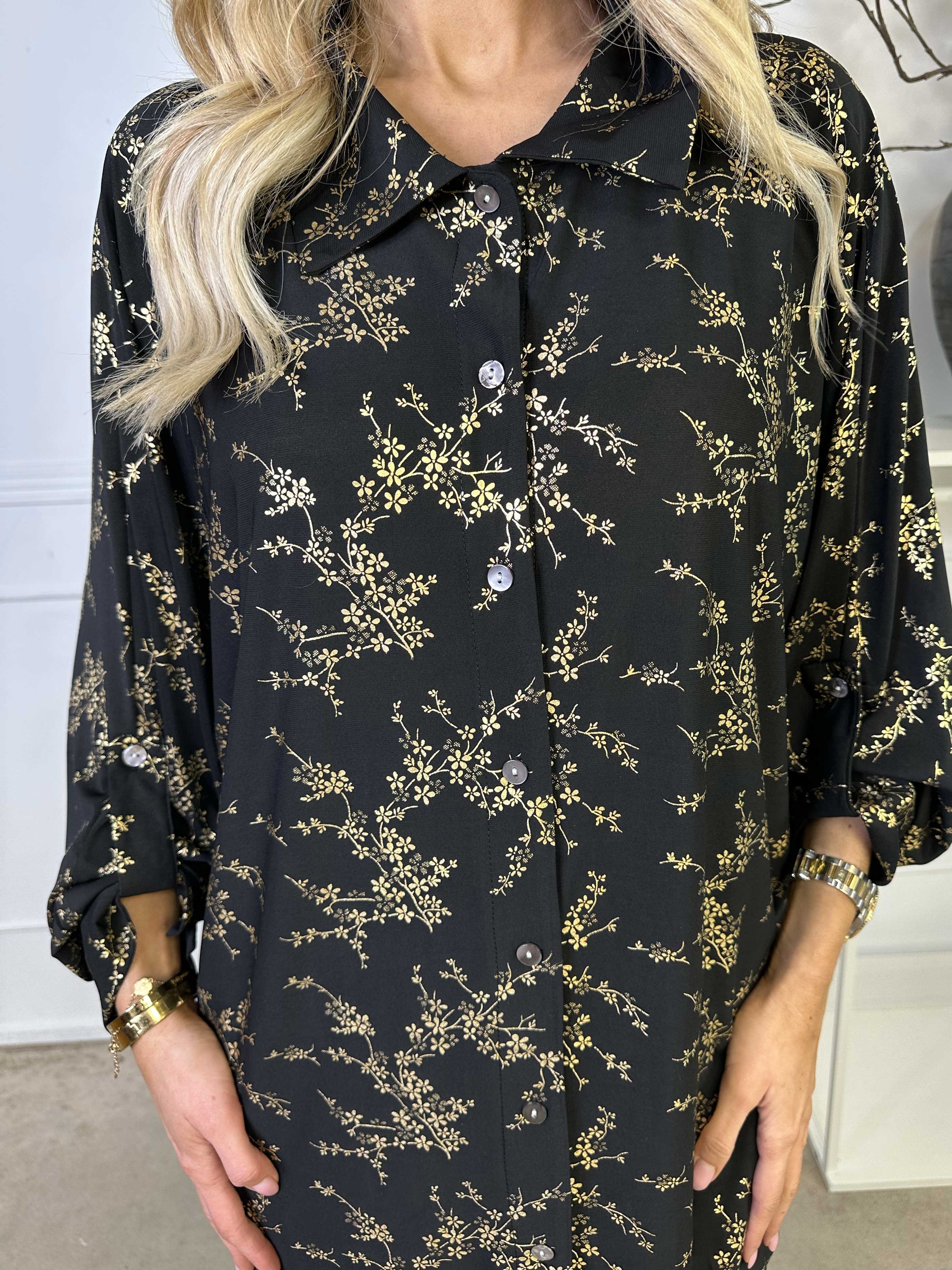 Mia Gold - Elastisk skjortekjole med gulddetaljer